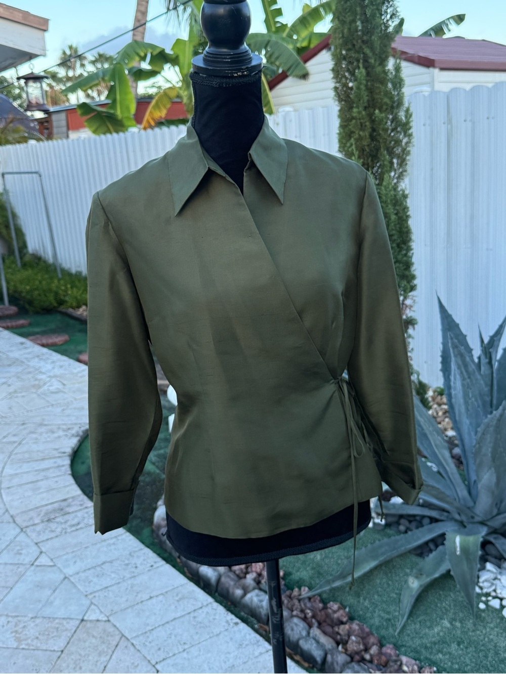 ✨ Vintage Y2K i.c.e. 100% Silk Wrap Blouse in Olive Green ✨ - Picture 7 of 7
